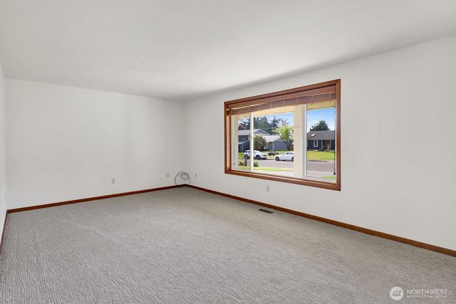 811 Vine Cir, Lynden, WA 98264