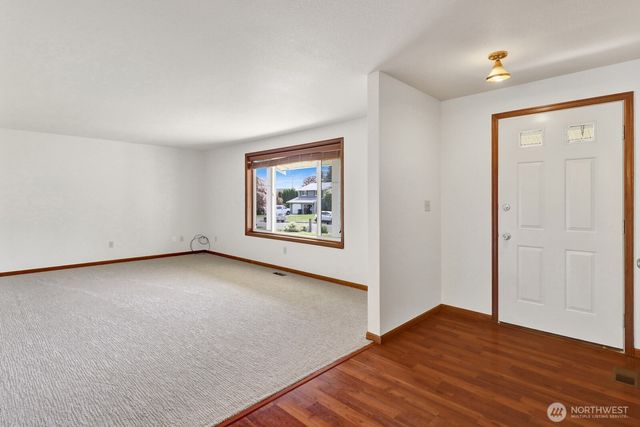 811 Vine Cir, Lynden, WA 98264