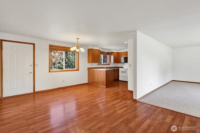 811 Vine Cir, Lynden, WA 98264
