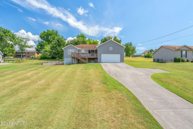 8404 Old Midway Rd, Lenoir City, TN 37772