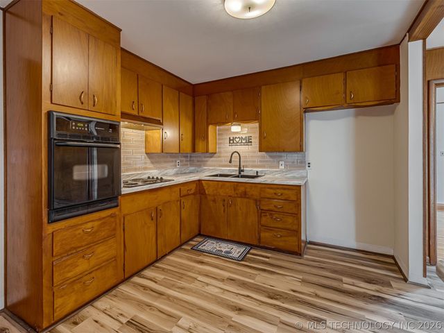 2152 S 77th East Avenue, Tulsa, OK 74129