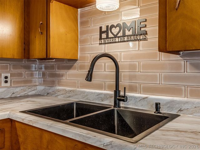2152 S 77th East Avenue, Tulsa, OK 74129