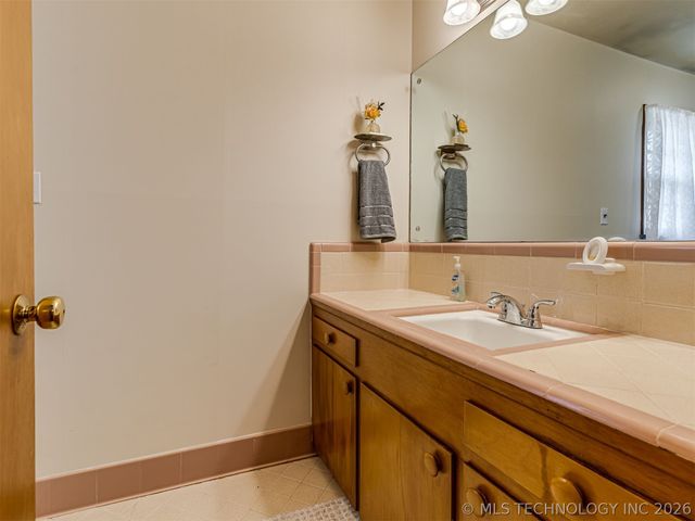 2152 S 77th East Avenue, Tulsa, OK 74129