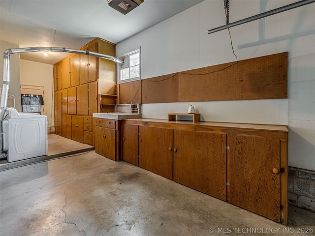 2152 S 77th East Avenue, Tulsa, OK 74129