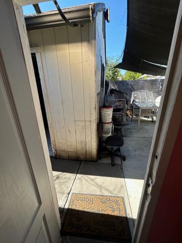 747 Oso St, Stockton, CA 95206