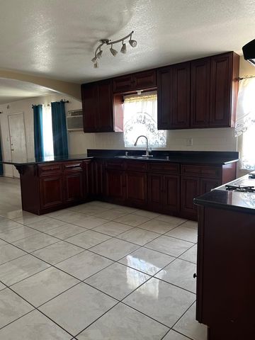 747 Oso St, Stockton, CA 95206