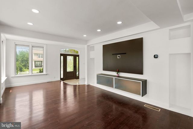 800 NORTHPOINT RD, Baltimore, MD 21224