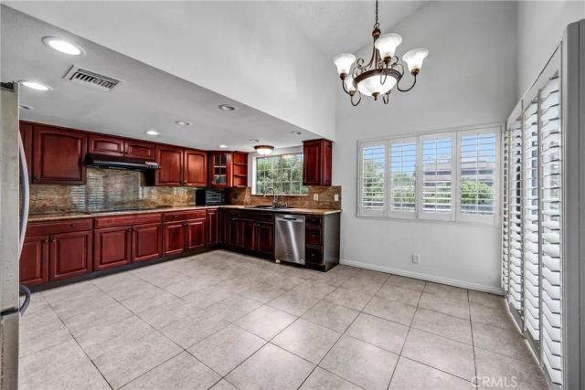 3334 Oak Glen, Los Angeles, CA 90068