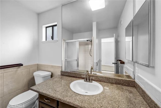 3334 Oak Glen, Los Angeles, CA 90068