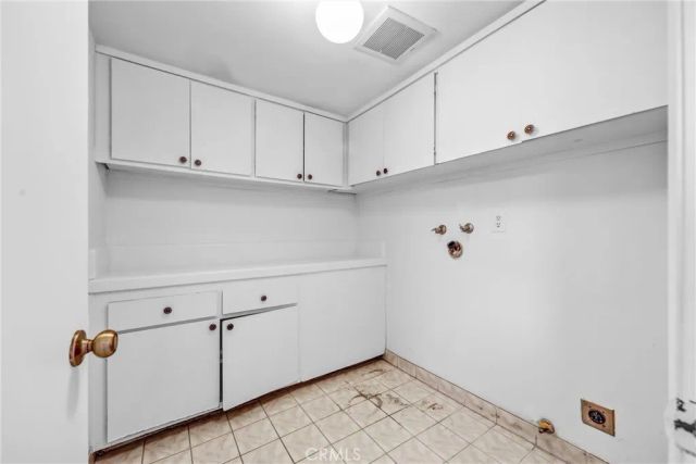 3334 Oak Glen, Los Angeles, CA 90068