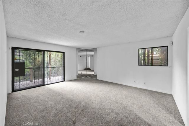 3334 Oak Glen, Los Angeles, CA 90068