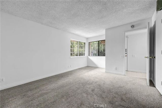 3334 Oak Glen, Los Angeles, CA 90068