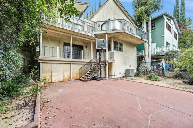 3334 Oak Glen, Los Angeles, CA 90068