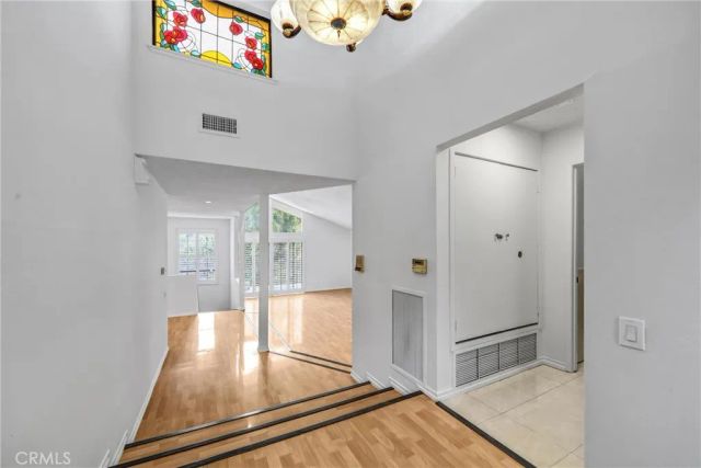 3334 Oak Glen, Los Angeles, CA 90068