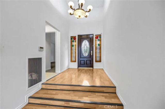 3334 Oak Glen, Los Angeles, CA 90068