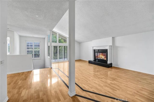 3334 Oak Glen, Los Angeles, CA 90068