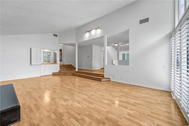 3334 Oak Glen, Los Angeles, CA 90068