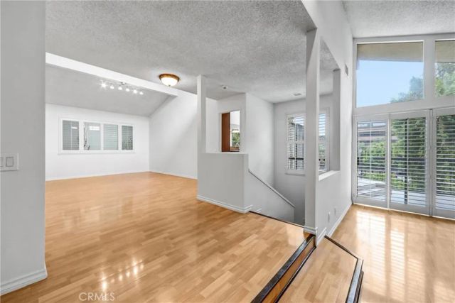 3334 Oak Glen, Los Angeles, CA 90068