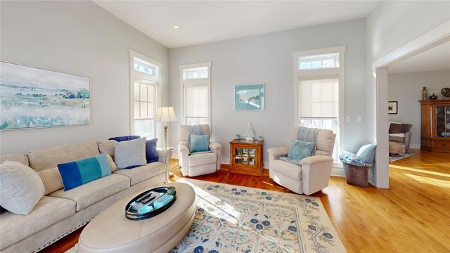 4581 N WOODS Drive, Erie, PA 16511