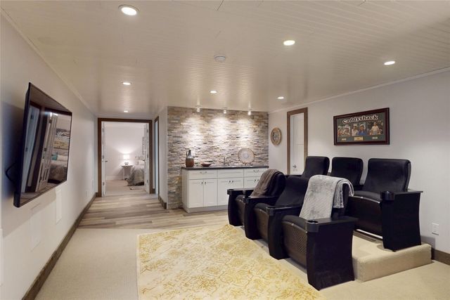 4581 N WOODS Drive, Erie, PA 16511