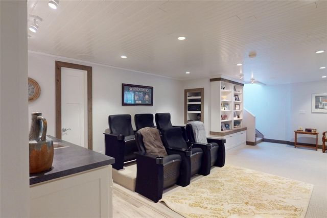 4581 N WOODS Drive, Erie, PA 16511