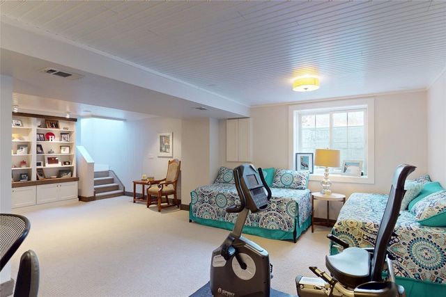 4581 N WOODS Drive, Erie, PA 16511