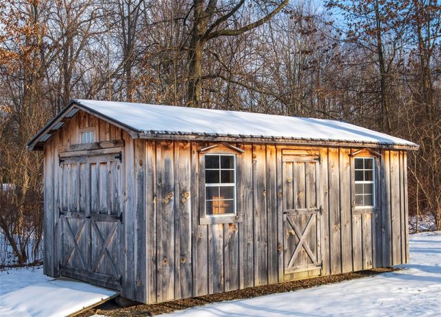 4581 N WOODS Drive, Erie, PA 16511