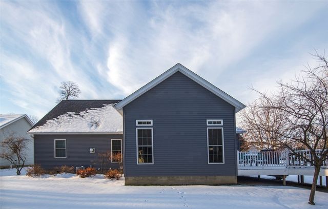 4581 N WOODS Drive, Erie, PA 16511