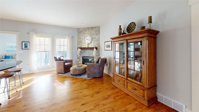 4581 N WOODS Drive, Erie, PA 16511