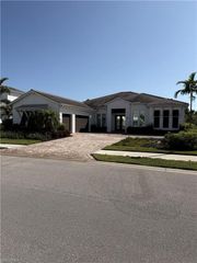 8967 Redonda DR, Naples, FL 34114