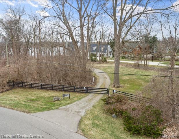 3641 Northwood Drive, West Bloomfield Charter Township, MI 48324