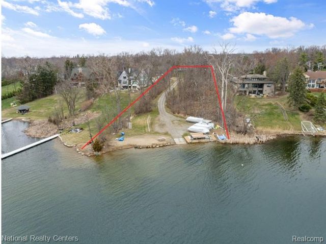 3641 Northwood Drive, West Bloomfield Charter Township, MI 48324