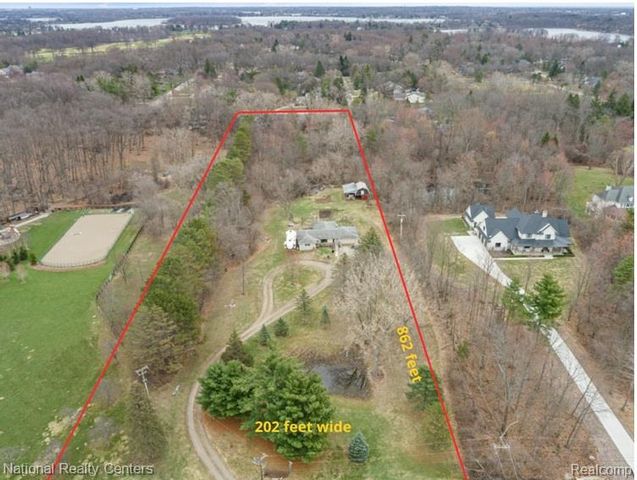 3641 Northwood Drive, West Bloomfield Charter Township, MI 48324