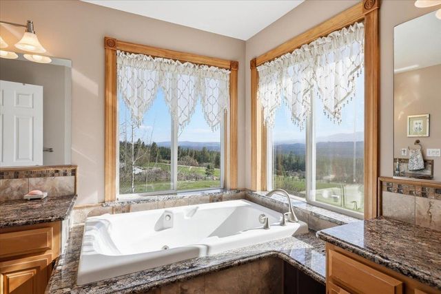 21710 N Saddle Mountain Ln, Colbert, WA 99005
