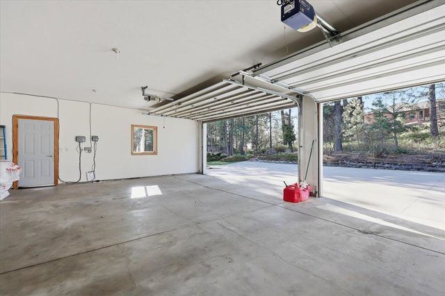 21710 N Saddle Mountain Ln, Colbert, WA 99005