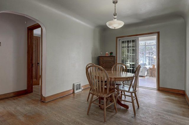 1916 N CLARK STREET, Appleton, WI 54911