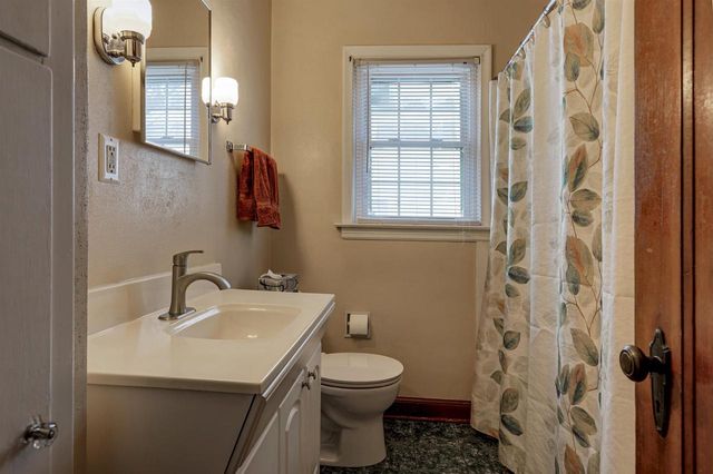 1916 N CLARK STREET, Appleton, WI 54911
