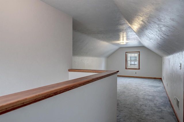 1916 N CLARK STREET, Appleton, WI 54911