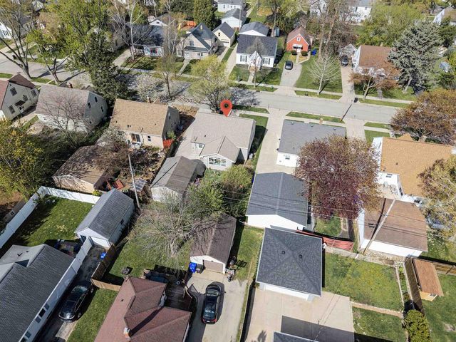 1916 N CLARK STREET, Appleton, WI 54911