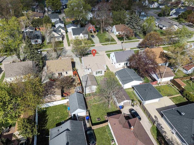 1916 N CLARK STREET, Appleton, WI 54911