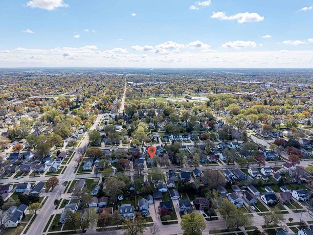 1916 N CLARK STREET, Appleton, WI 54911