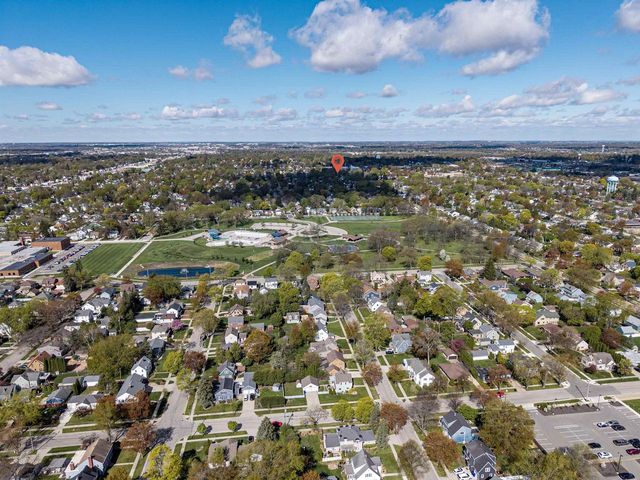 1916 N CLARK STREET, Appleton, WI 54911