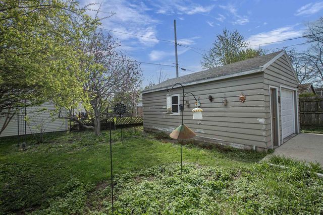 1916 N CLARK STREET, Appleton, WI 54911