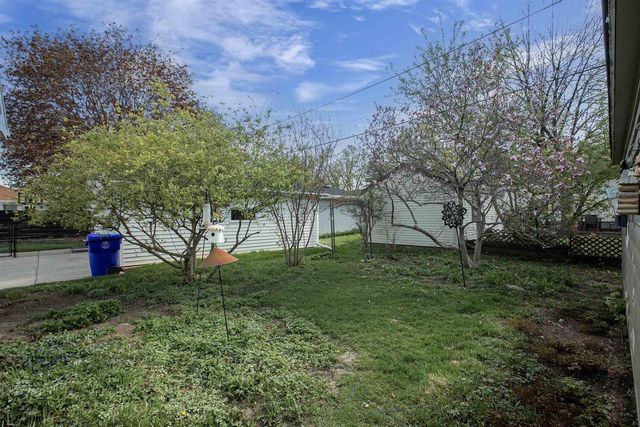 1916 N CLARK STREET, Appleton, WI 54911