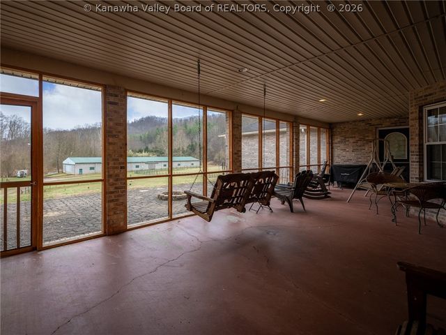 634 Hitch N Go Lane, Elkview, WV 25071