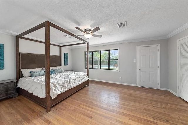 5616 Pine Street, Houston, TX 77081