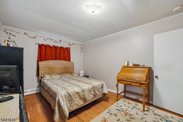 72 Lake Dr East, Wayne Twp., NJ 07470