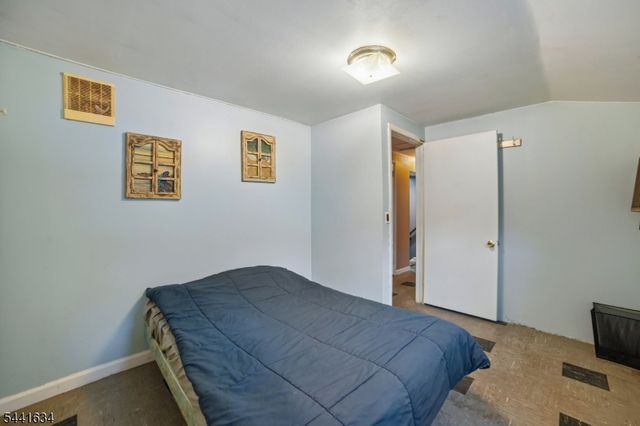 72 Lake Dr East, Wayne Twp., NJ 07470