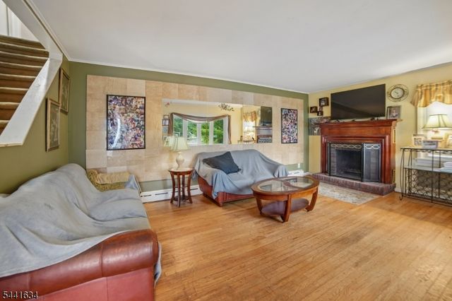 72 Lake Dr East, Wayne Twp., NJ 07470