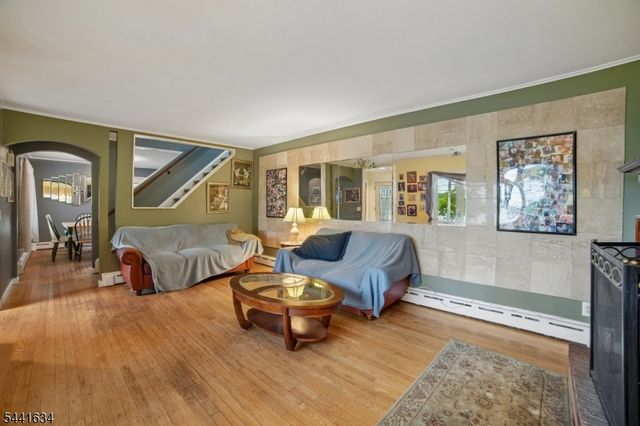 72 Lake Dr East, Wayne Twp., NJ 07470